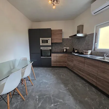Modern 10 Mins To Mellieha Bay & Centre アパート Is-Sellum